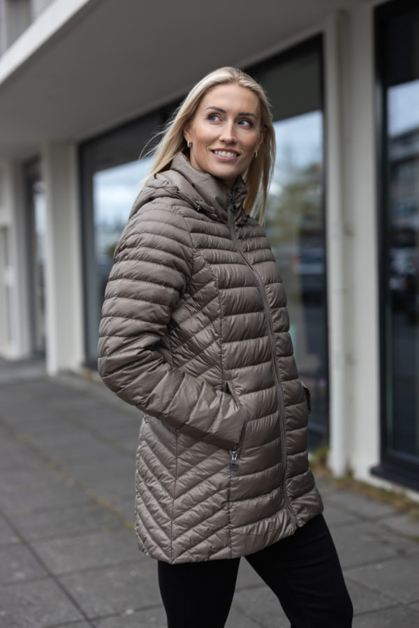 Úlpa - Brún (90% andadúnn, 10% fjaðrir) - Image 1